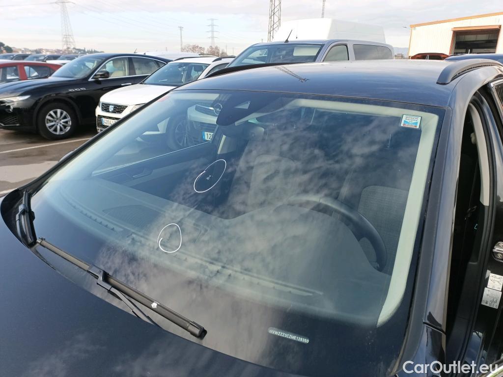  Volkswagen  Passat VOLKSWAGEN  / 2019 / 5P / familiar Variant Executive 2.0 TDI 110kW (150CV) #1