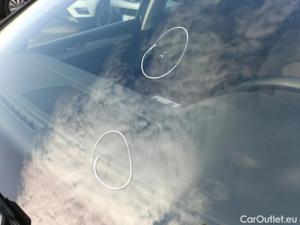  Volkswagen  Passat VOLKSWAGEN  / 2019 / 5P / familiar Variant Executive 2.0 TDI 110kW (150CV) #2