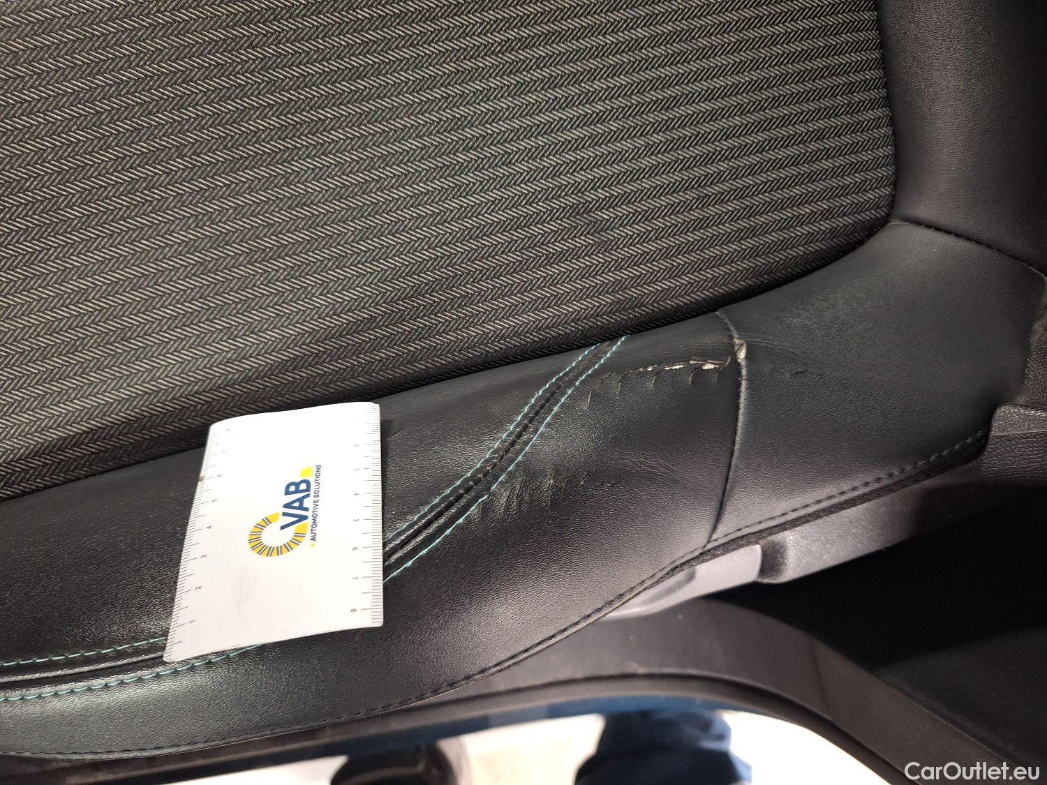  Peugeot  5008 Peugeot,  FL'20, Peugeot  1.5 BlueHDi 96kW S&S EAT8 Allure Pack #2