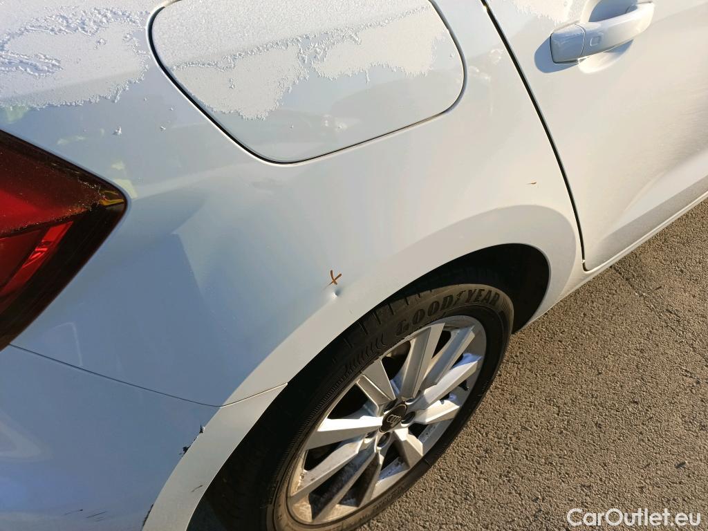  Audi  A1 Sportback AUDI A1 / 2018 / 5P / berlina con portón Sportback Advanced 30 TFSI 81kW (110CV) #5