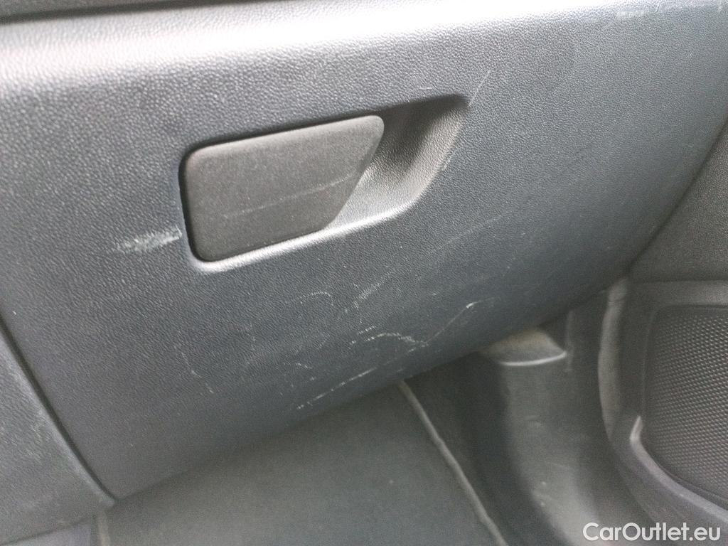  Ford  Fiesta FORD  / 2017 / 5P / berlina con portón 1.0 EcoBoost 70kW (95CV) Trend S/S 5p #13