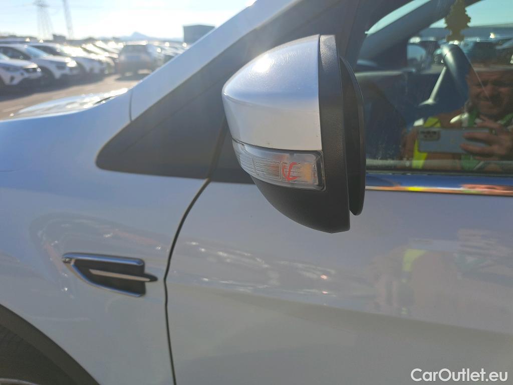  Ford  Kuga FORD  / 2016 / 5P / todoterreno 1.5 EcoBoost 88kW 4x2 Trend+ (CX) #44