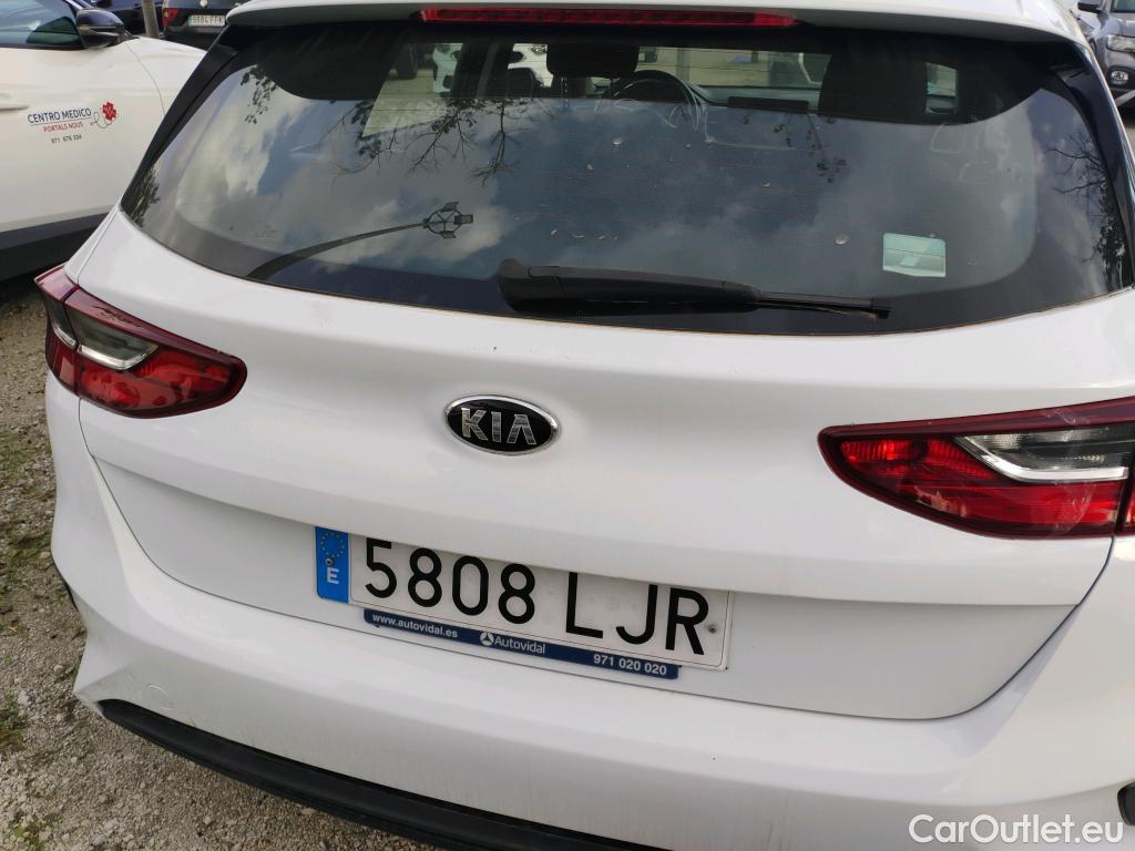  KIA  Cee'd KIA Ceed / 2018 / 5P / berlina con portón 1.0 T-GDi 88kW (120CV) Concept #7