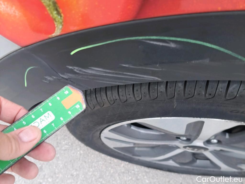  KIA  Niro KIA e- / 2016 / 5P / crossover e- 150kW Emotion (Long Range) #43