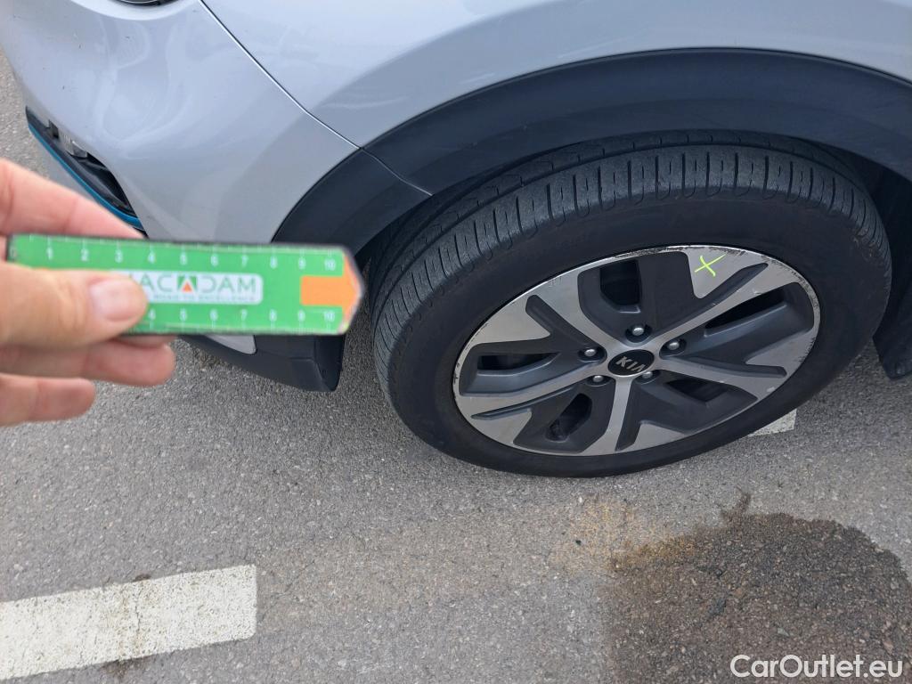  KIA  Niro KIA e- / 2016 / 5P / crossover e- 150kW Emotion (Long Range) #15