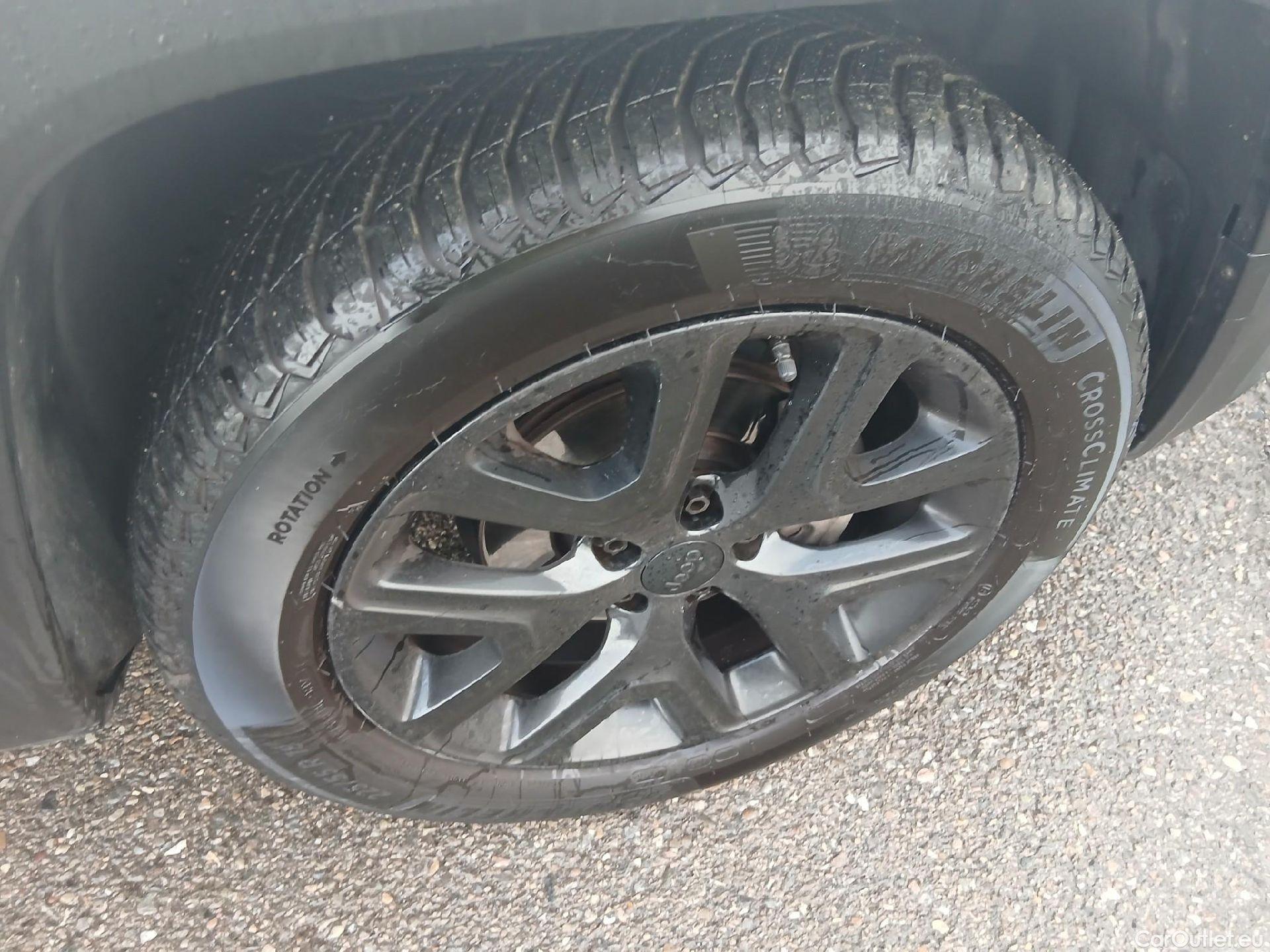  Jeep  Patriot JEEP Renegade / 2014 / 5P / todoterreno Limited 1.0G 88kW (120CV) 4x2 #37