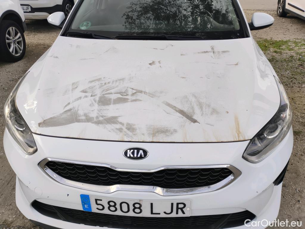  KIA  Cee'd KIA Ceed / 2018 / 5P / berlina con portón 1.0 T-GDi 88kW (120CV) Concept #5