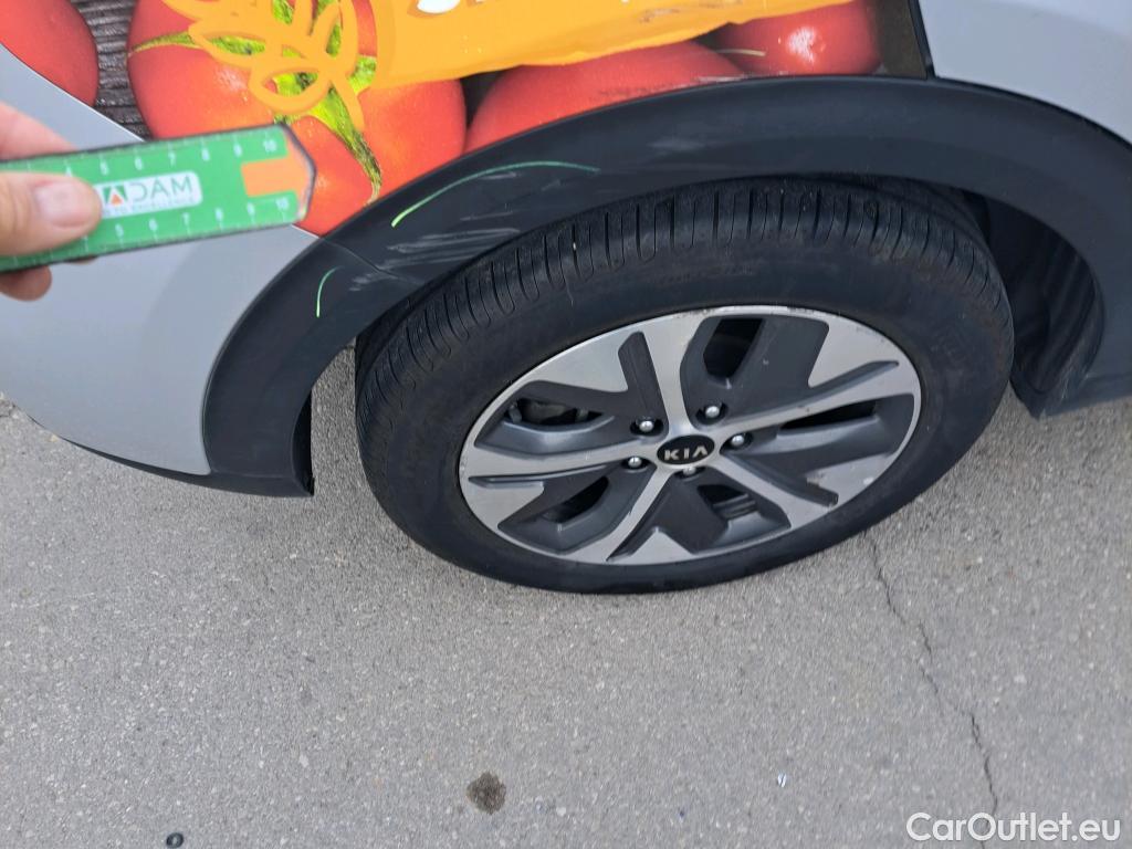  KIA  Niro KIA e- / 2016 / 5P / crossover e- 150kW Emotion (Long Range) #42