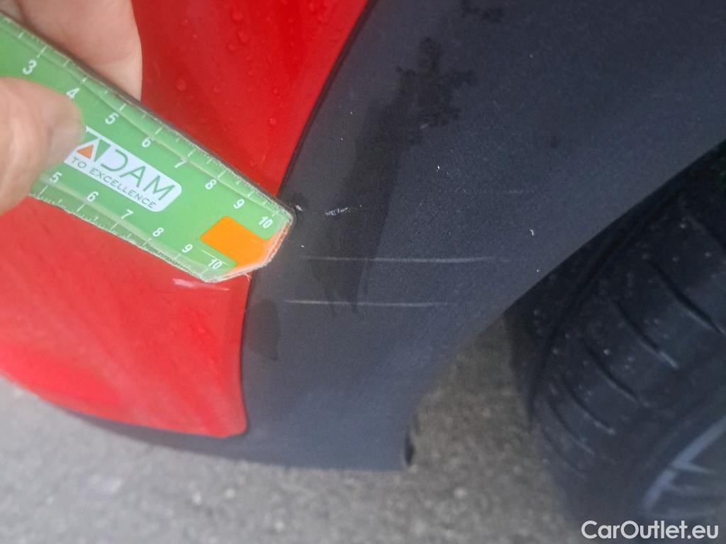  Hyundai  Tucson HYUNDAI  / 2018 / 5P / todoterreno 1.6 CRDI 85kW (116CV) 48V SLE 4X2(SP)(SL) #42