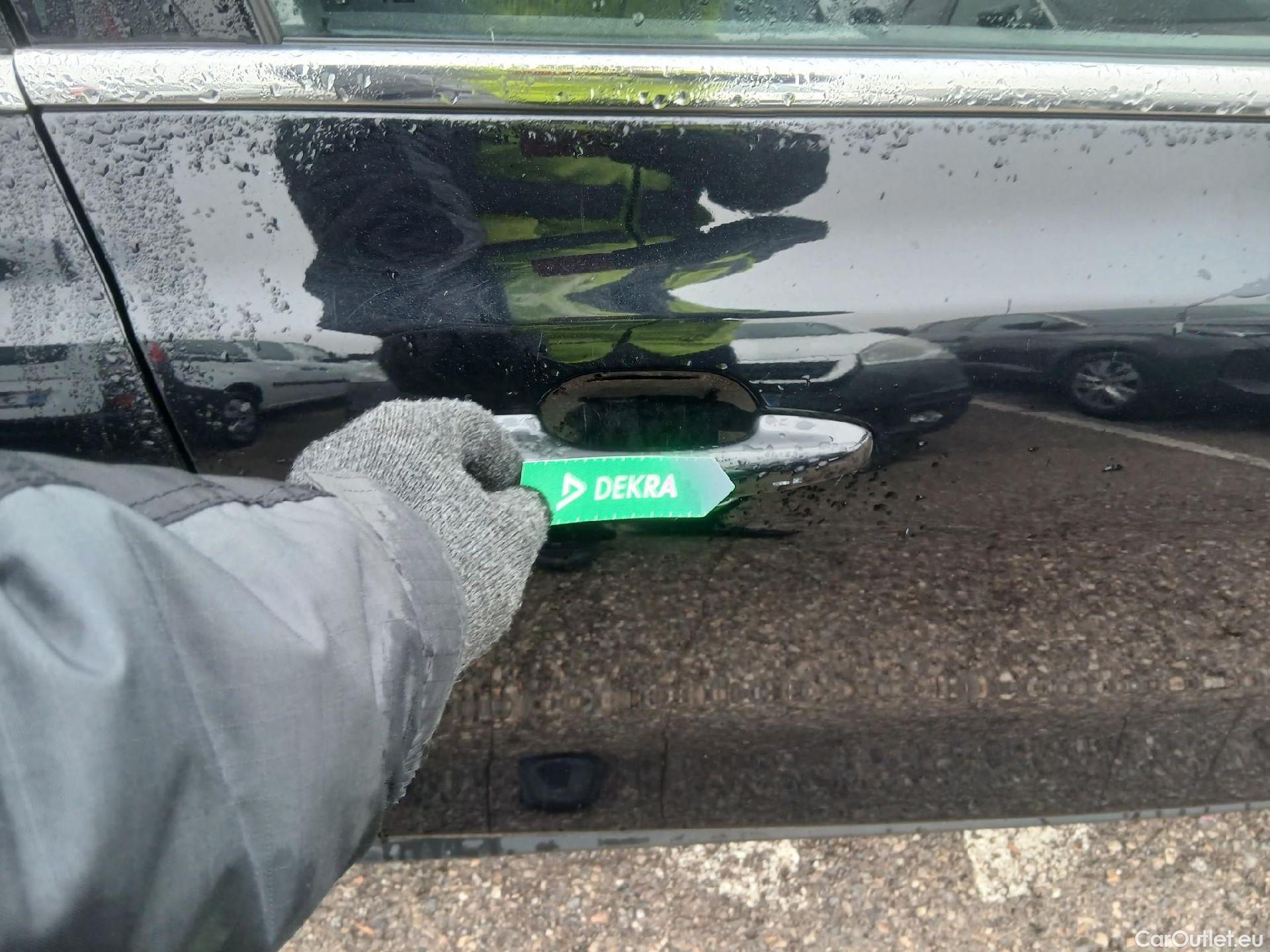  Ford  Focus FORD  / 2018 / 5P / berlina con portón 2.0 Ecoblue 110kW Titanium Auto #17