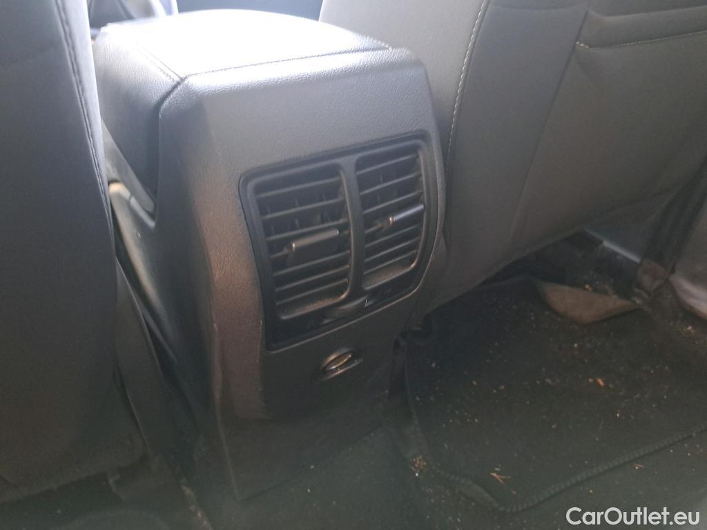  Ford  Kuga FORD  / 2016 / 5P / todoterreno 1.5 EcoBoost 88kW 4x2 Trend+ (CX) #10