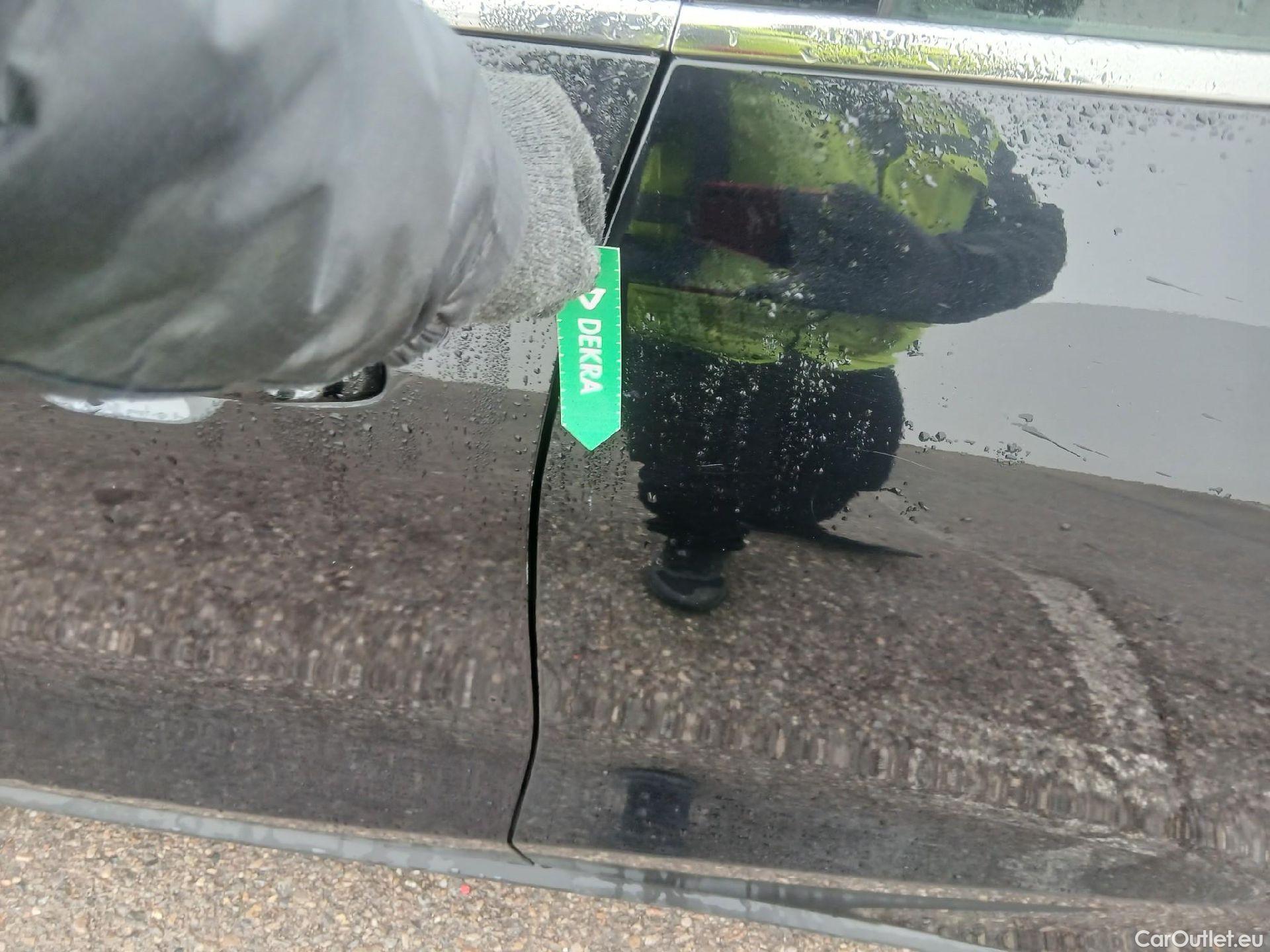  Ford  Focus FORD  / 2018 / 5P / berlina con portón 2.0 Ecoblue 110kW Titanium Auto #5