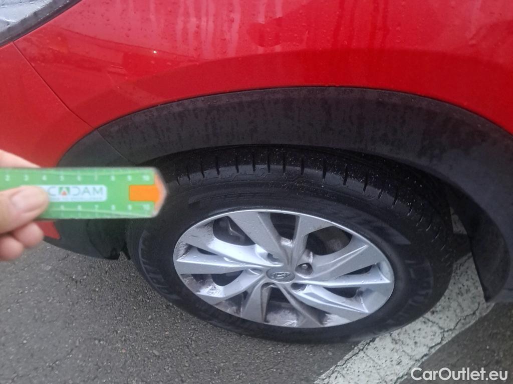  Hyundai  Tucson HYUNDAI  / 2018 / 5P / todoterreno 1.6 CRDI 85kW (116CV) 48V SLE 4X2(SP)(SL) #21