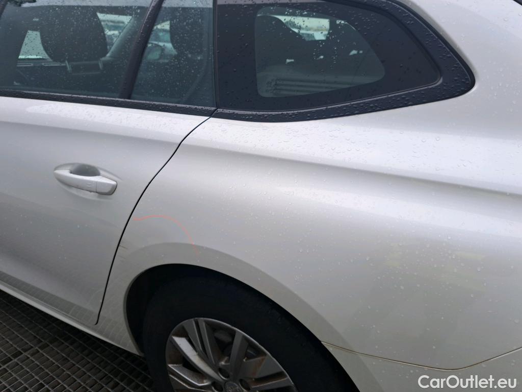  Peugeot  508 PEUGEOT  / 2018 / 5P / familiar SW Active Pack BlueHDi 130 S&S EAT8 #9