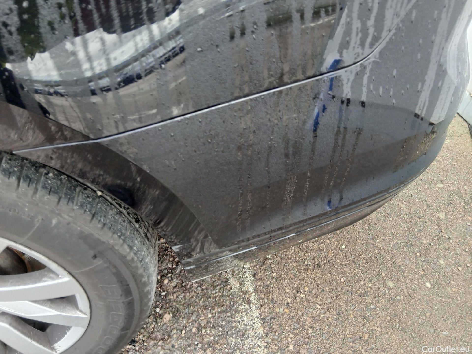  Volkswagen  Passat VOLKSWAGEN  / 2019 / 5P / familiar Variant Business 2.0 TDI 110kW #15