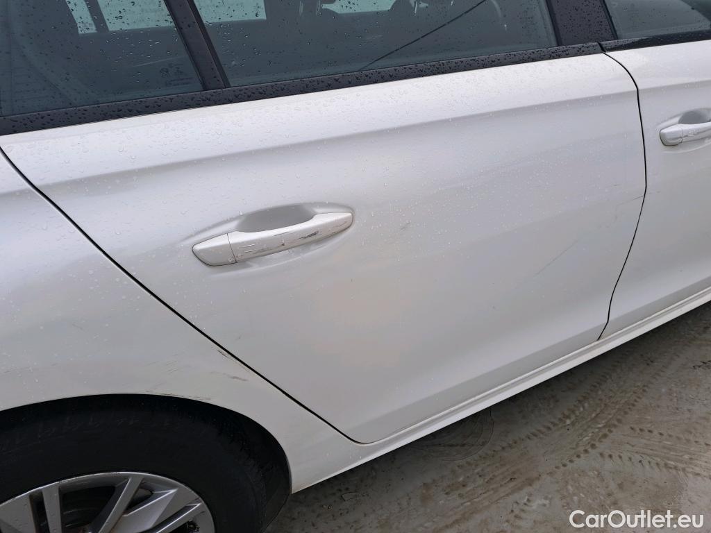  Peugeot  508 PEUGEOT  / 2018 / 5P / familiar SW Active Pack BlueHDi 130 S&S EAT8 #30