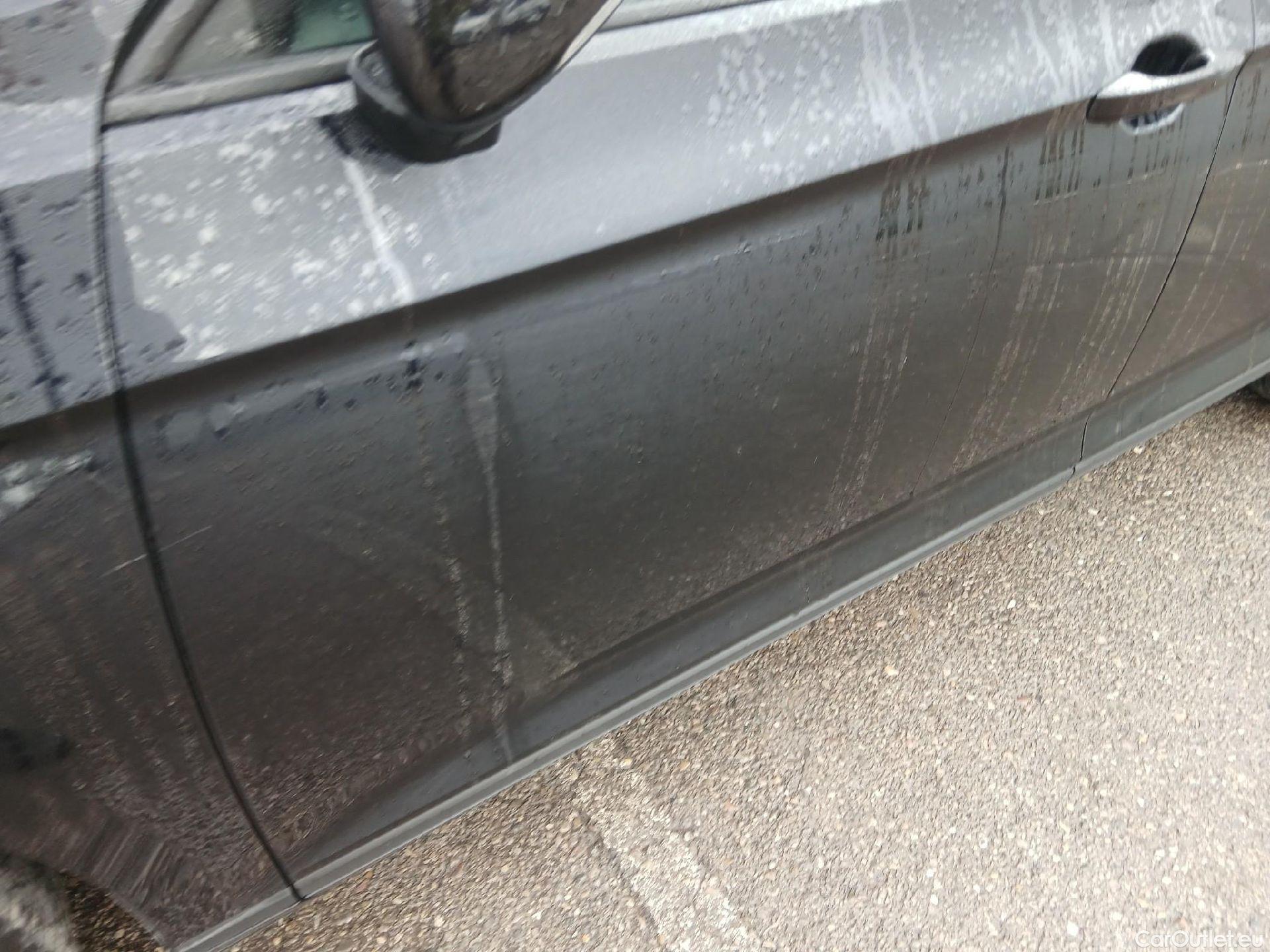  Volkswagen  Passat VOLKSWAGEN  / 2019 / 5P / familiar Variant Business 2.0 TDI 110kW #9