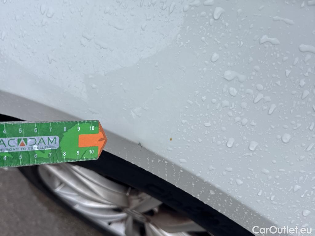  Volkswagen  Golf  VOLKSWAGEN / 2016 / 5P / berlina con portón Last Edition 1.5 TSI EVO 96kW (130CV) (CX) #9