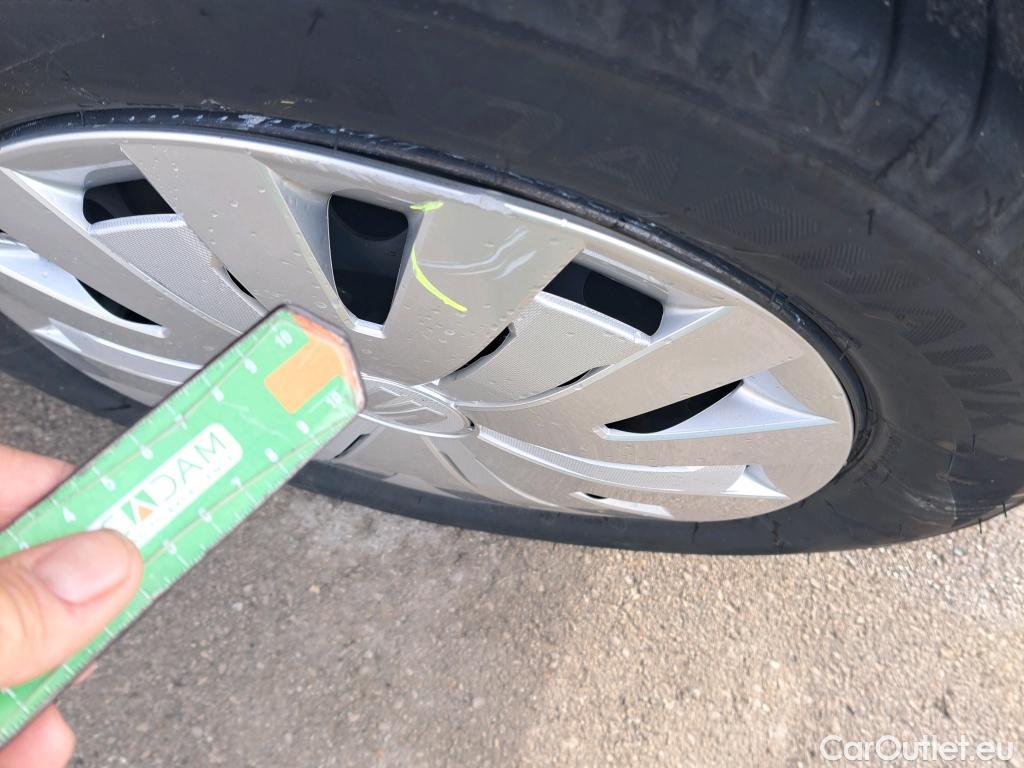  Seat  Ibiza SEAT  / 2017 / 5P / berlina con portón 1.0 MPI 59kW (80CV) Reference Plus(SP) #19