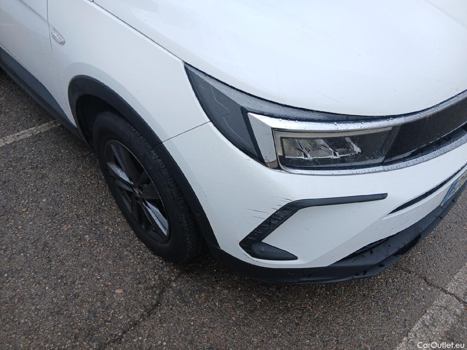  Opel   Grandland X OPEL Grandland / 2021 / 5P / todoterreno 1.5 CDTi Business Edition Auto #2