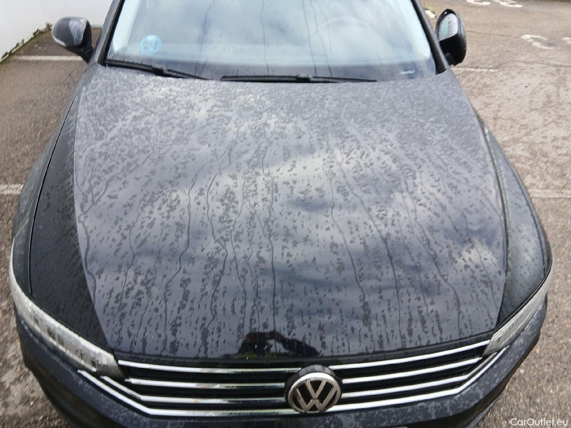  Volkswagen  Passat VOLKSWAGEN  / 2019 / 5P / familiar Variant Business 2.0 TDI 110kW #1