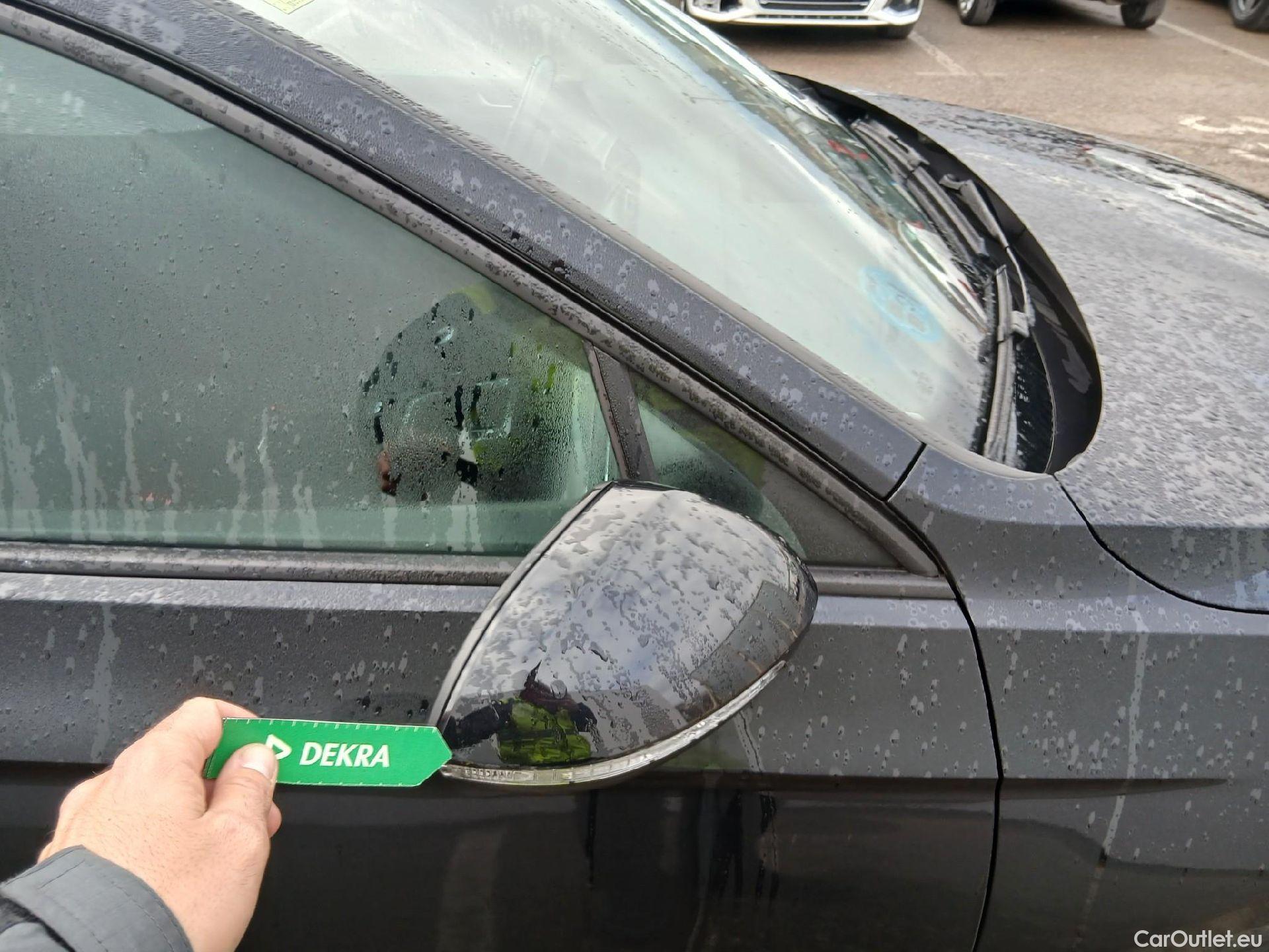  Volkswagen  Passat VOLKSWAGEN  / 2019 / 5P / familiar Variant Business 2.0 TDI 110kW #26