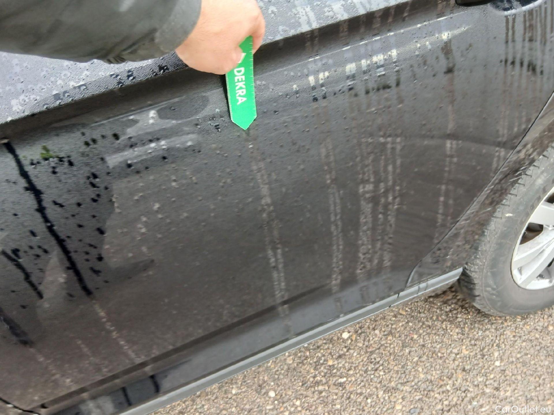  Volkswagen  Passat VOLKSWAGEN  / 2019 / 5P / familiar Variant Business 2.0 TDI 110kW #12