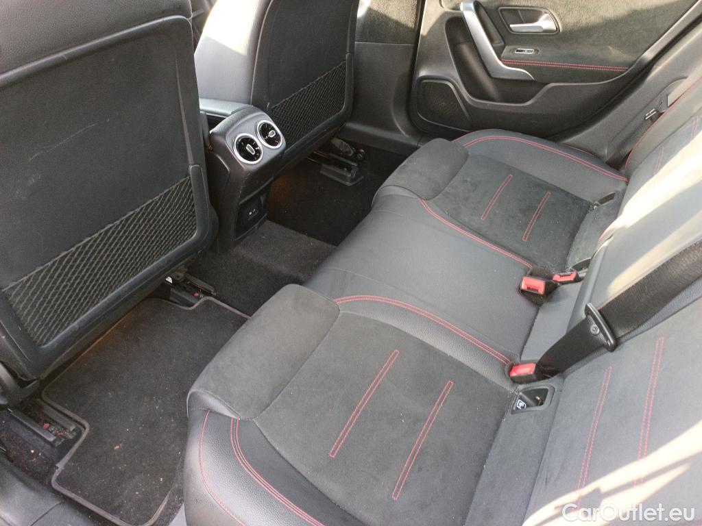  Mercedes  A-Klasse MERCEDES-BENZ Clase A / 2018 / 5P / berlina con portón A 180 d #16