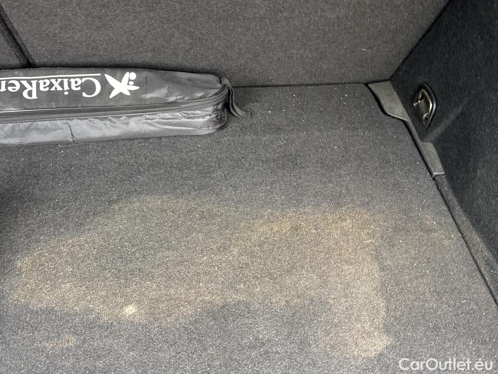  Volkswagen  Golf  VOLKSWAGEN / 2016 / 5P / berlina con portón Last Edition 1.5 TSI EVO 96kW (130CV) (CX) #14