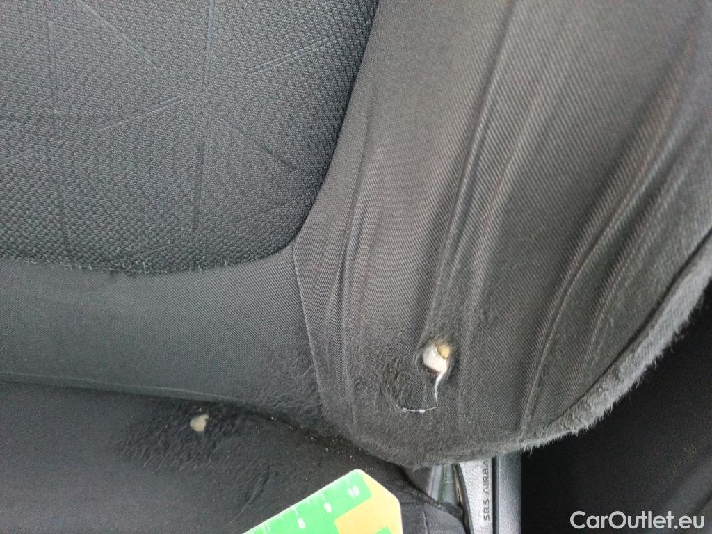  Toyota  RAV4 TOYOTA  / 2018 / 5P / todoterreno 2.5l 220H Advance 4WD #2