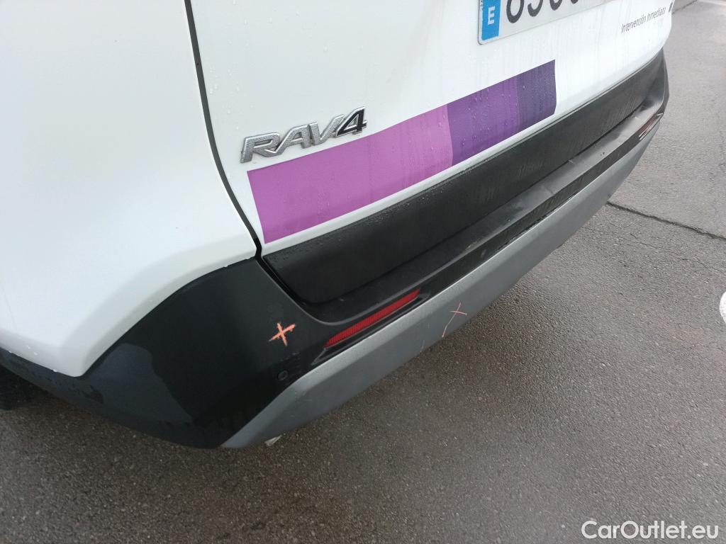  Toyota  RAV4 TOYOTA  / 2018 / 5P / todoterreno 2.5l 220H Advance 4WD #21