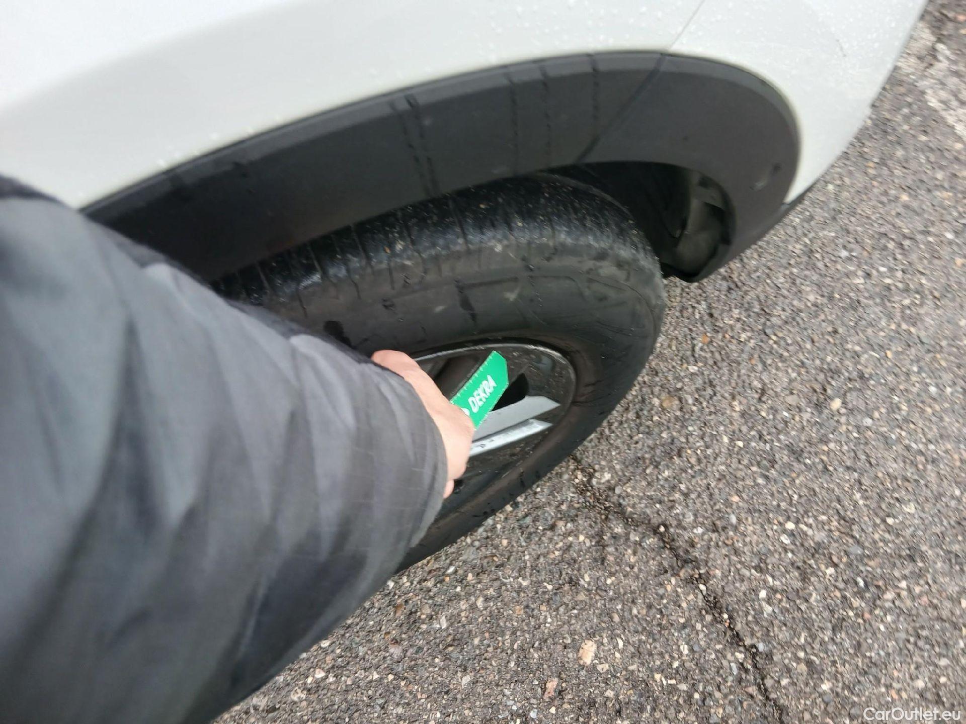  Opel   Grandland X OPEL Grandland / 2021 / 5P / todoterreno 1.5 CDTi Business Edition Auto #24