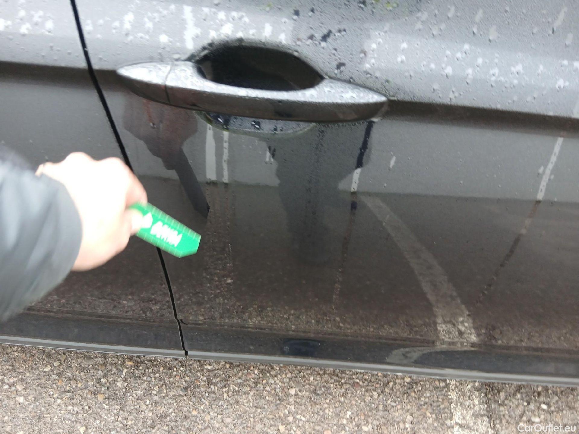  Volkswagen  Passat VOLKSWAGEN  / 2019 / 5P / familiar Variant Business 2.0 TDI 110kW #24