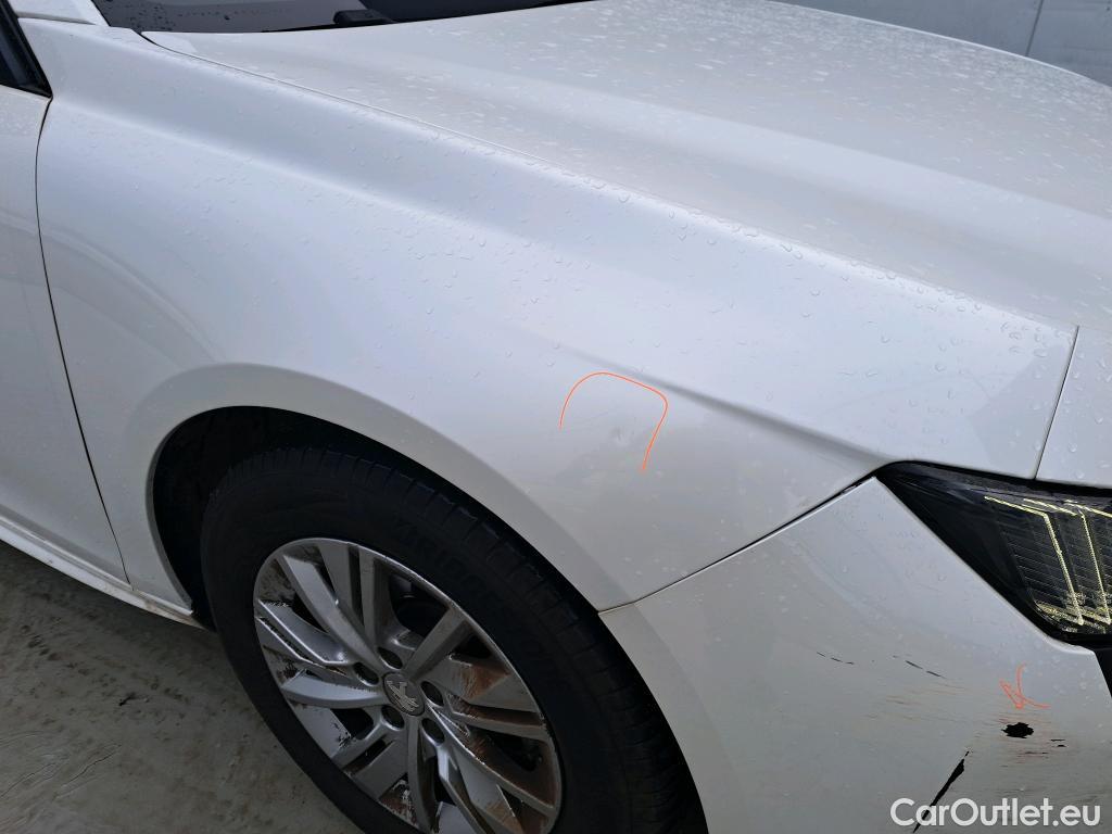  Peugeot  508 PEUGEOT  / 2018 / 5P / familiar SW Active Pack BlueHDi 130 S&S EAT8 #20