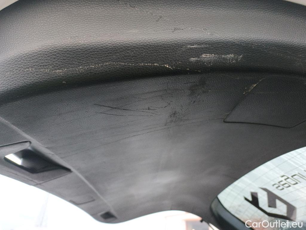  Toyota  RAV4 TOYOTA  / 2018 / 5P / todoterreno 2.5l 220H Advance 4WD #14