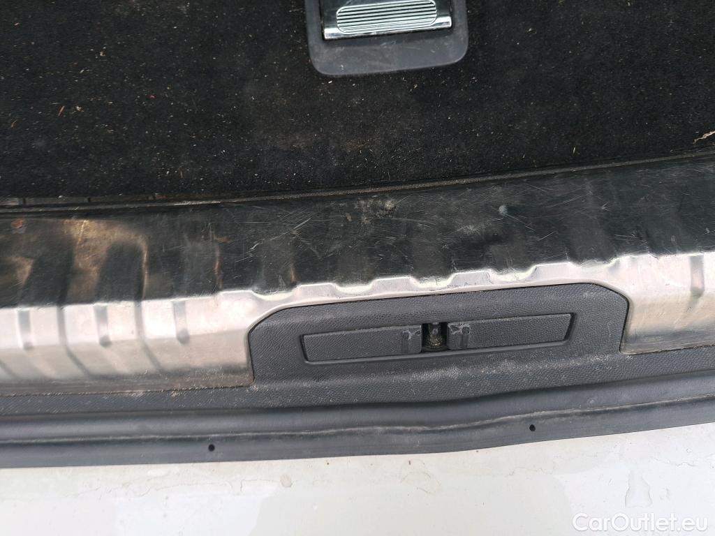  Peugeot  508 PEUGEOT  / 2018 / 5P / familiar SW Active Pack BlueHDi 130 S&S EAT8 #38