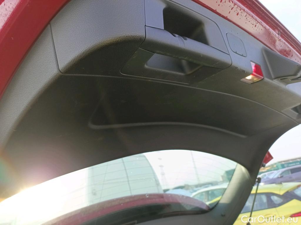  Mercedes  A-Klasse MERCEDES-BENZ Clase A / 2018 / 5P / berlina con portón A 180 d #9