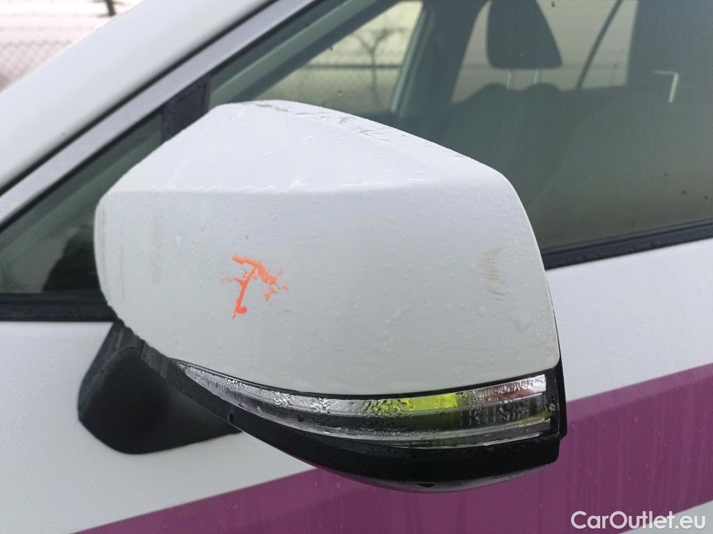  Toyota  RAV4 TOYOTA  / 2018 / 5P / todoterreno 2.5l 220H Advance 4WD #24