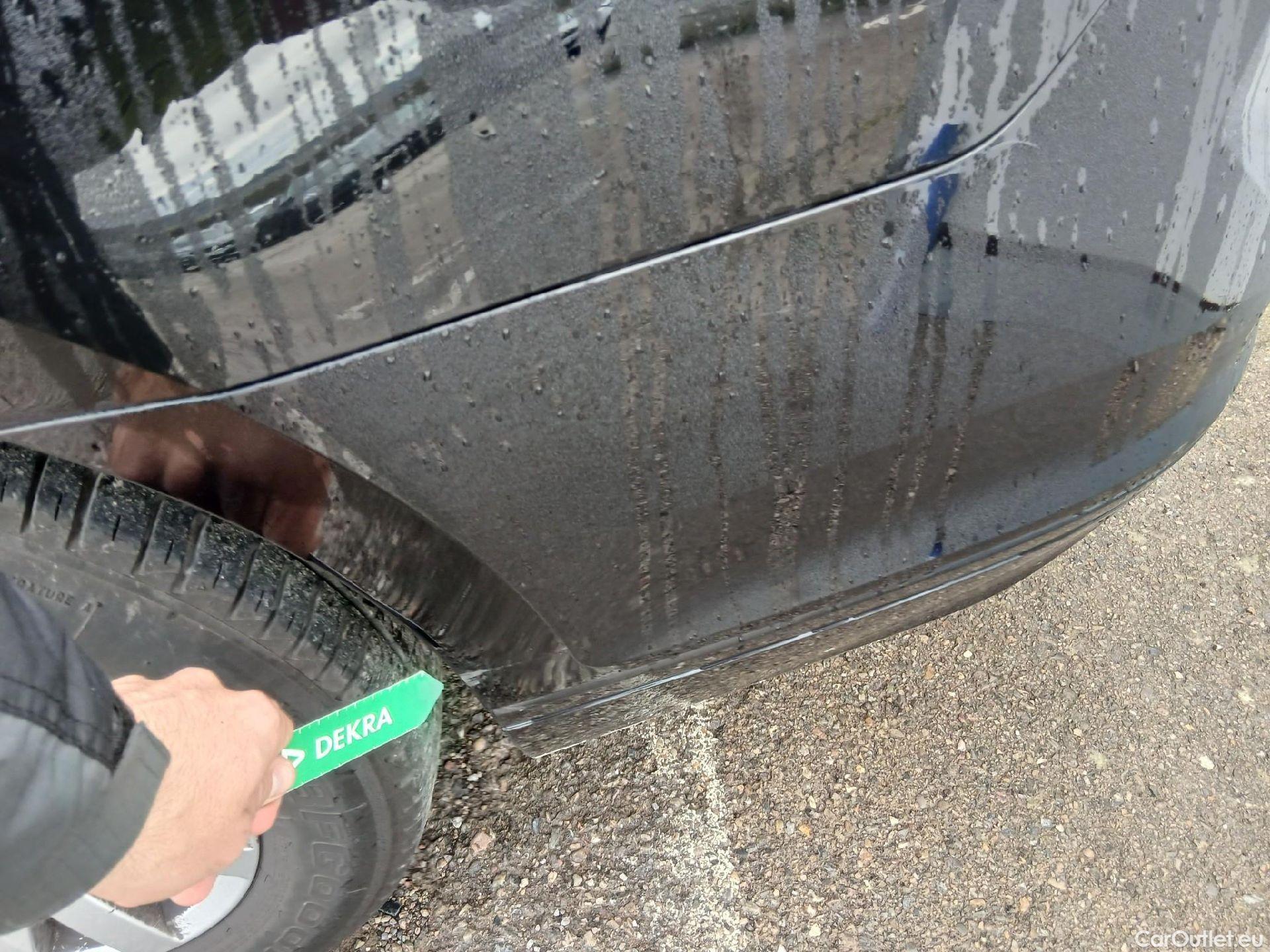  Volkswagen  Passat VOLKSWAGEN  / 2019 / 5P / familiar Variant Business 2.0 TDI 110kW #16