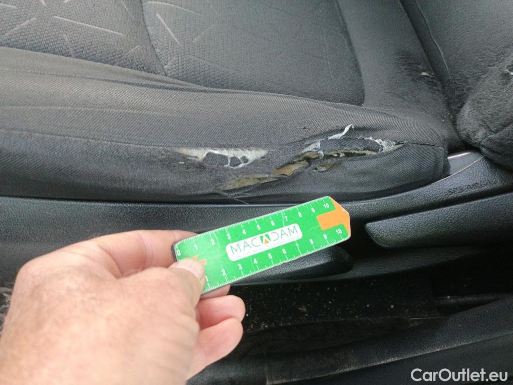  Toyota  RAV4 TOYOTA  / 2018 / 5P / todoterreno 2.5l 220H Advance 4WD #4