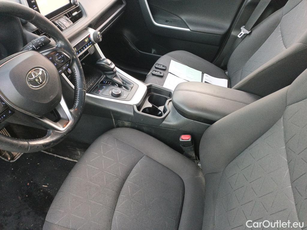  Toyota  RAV4 TOYOTA  / 2018 / 5P / todoterreno 2.5l 220H Advance 4WD #9
