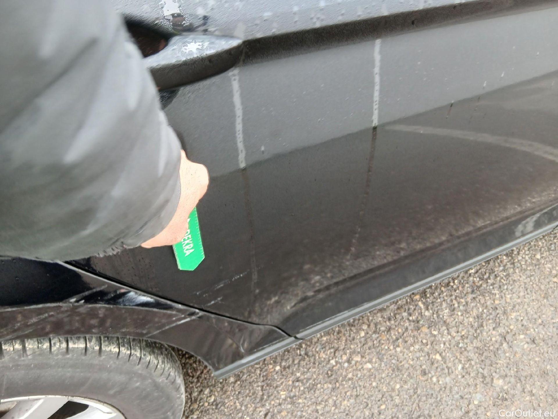  Volkswagen  Passat VOLKSWAGEN  / 2019 / 5P / familiar Variant Business 2.0 TDI 110kW #22