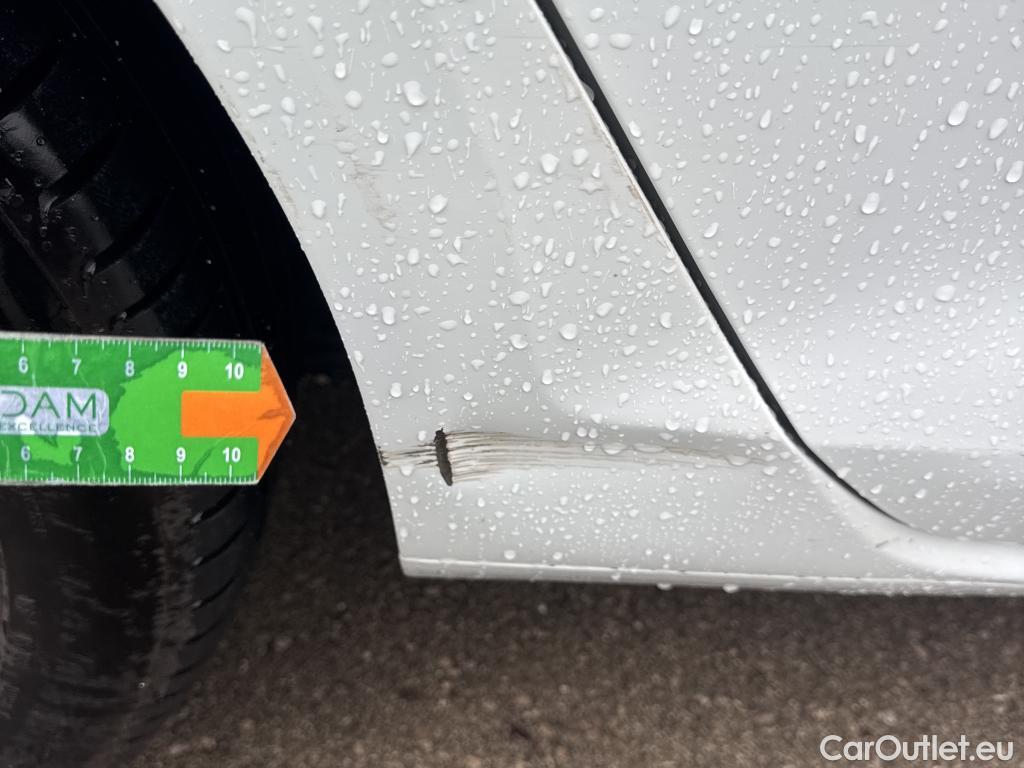  Volkswagen  Golf  VOLKSWAGEN / 2016 / 5P / berlina con portón Last Edition 1.5 TSI EVO 96kW (130CV) (CX) #4