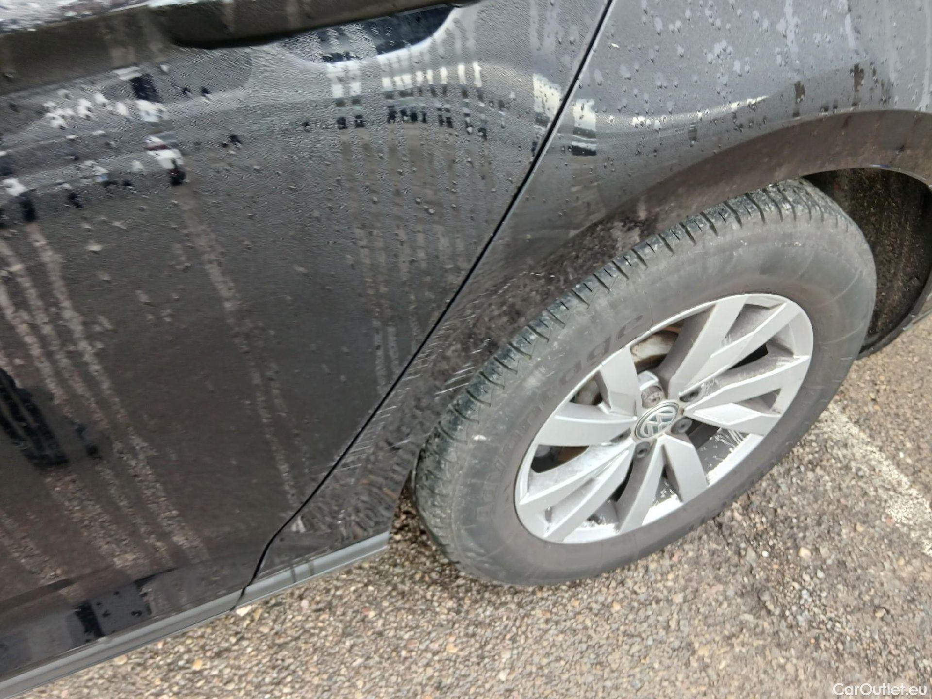  Volkswagen  Passat VOLKSWAGEN  / 2019 / 5P / familiar Variant Business 2.0 TDI 110kW #13