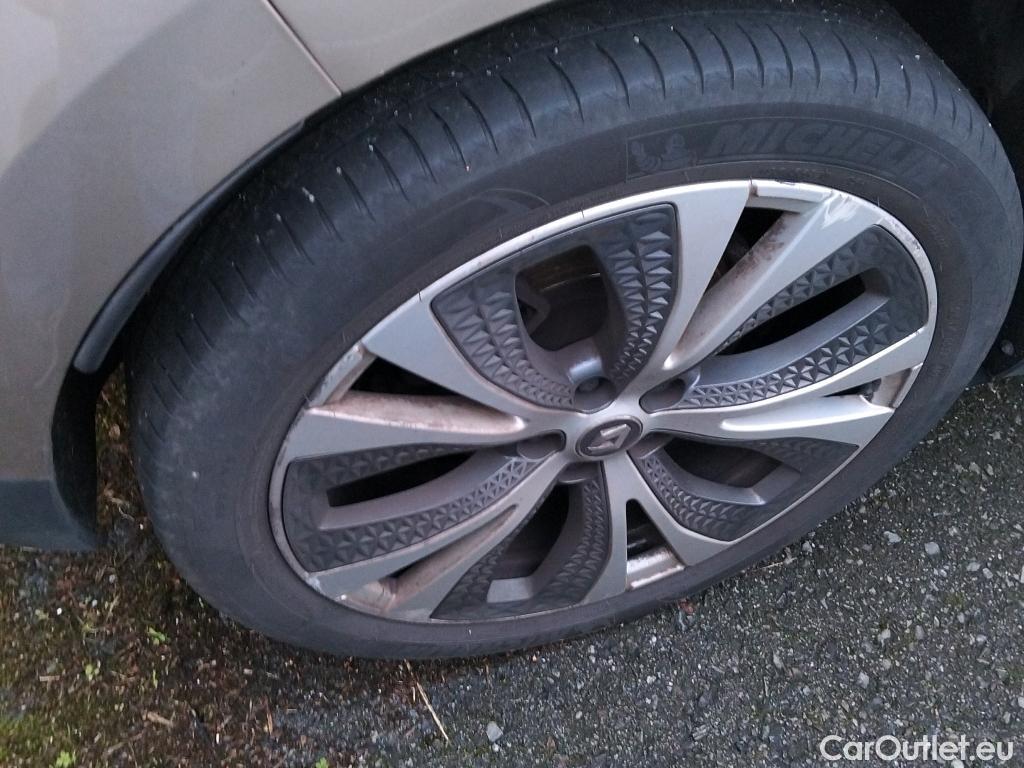  Renault  Scenic RENAULT Scénic / 2016 / 5P / monovolumen compacto Zen Energy dCi 96kW (130CV) #21