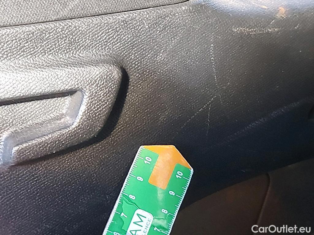  Peugeot  5008 PEUGEOT  / 2020 / 5P / todoterreno 1.5 BlueHDi 96kW S&S GT EAT8 #14