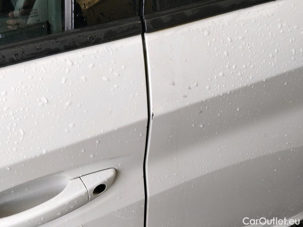  Peugeot  208 PEUGEOT  / 2019 / 5P / berlina con portón BlueHDi 73kW (100CV) Allure #16