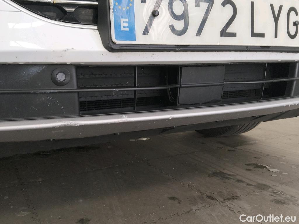  Ford  Kuga FORD  / 2019 / 5P / todoterreno Titanium 2.5 Duratec FHEV 140kW Auto #21