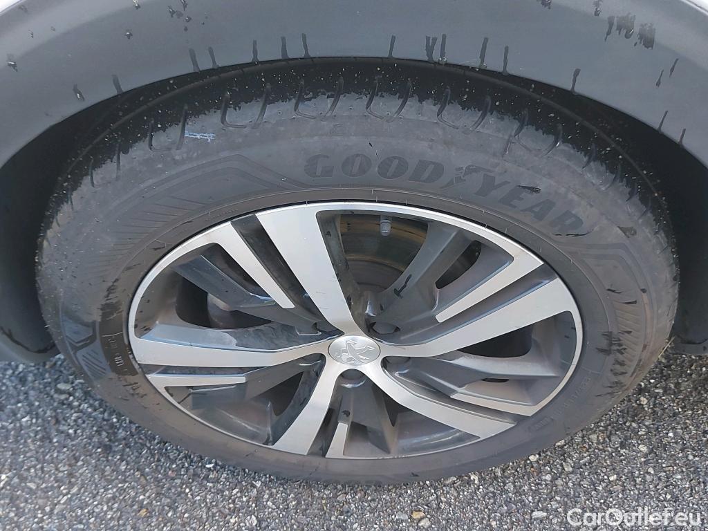  Peugeot  5008 PEUGEOT  / 2020 / 5P / todoterreno 1.5 BlueHDi 96kW S&S GT EAT8 #1