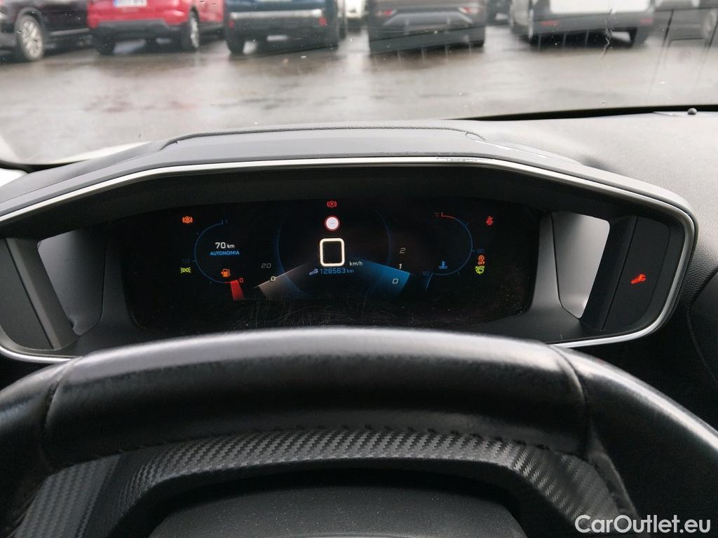  Peugeot  208 PEUGEOT  / 2019 / 5P / berlina con portón BlueHDi 73kW (100CV) Allure #14